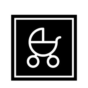 Novosan lastenhoitohuoneen opastekyltti. Symbolikuvassa on neliön keskellä lastenvaunut. Muoto: neliö. Väri: mustavalkoinen.