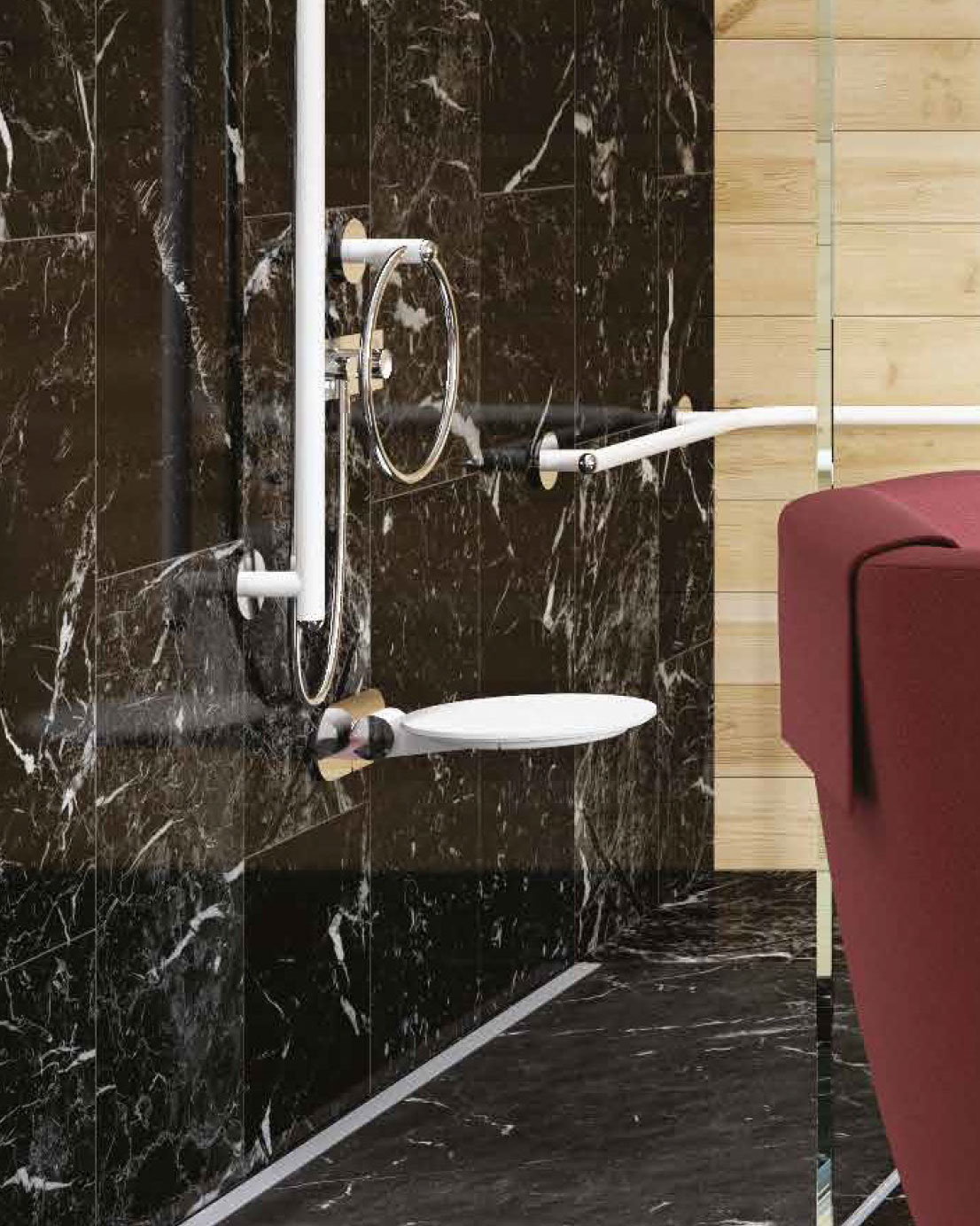 Kuvassa suihkunurkkaus, jossa Novosan Pito taittuva suihkutuoli ja suihkutanko marmorimaisella tummalla seinällä.. Tuotenumero: GIO-X819P/30. Väri: matta valkoinen.