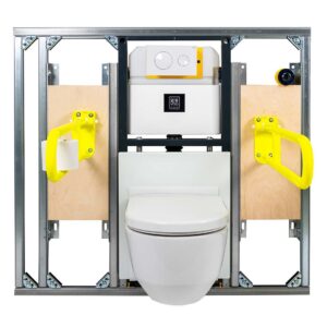 Asennusvalmis WC-tilaelementti johon on kiinnitetty WC-elementti huuhtelujärjestelmällä ja huutelupainkkeella, esteetön seinä-WC-istuin korkeussäädöllä ja kirkkaan keltaiset tukikahvat WC-istuimelle. Tukikahvassa on WC-paperirulla.