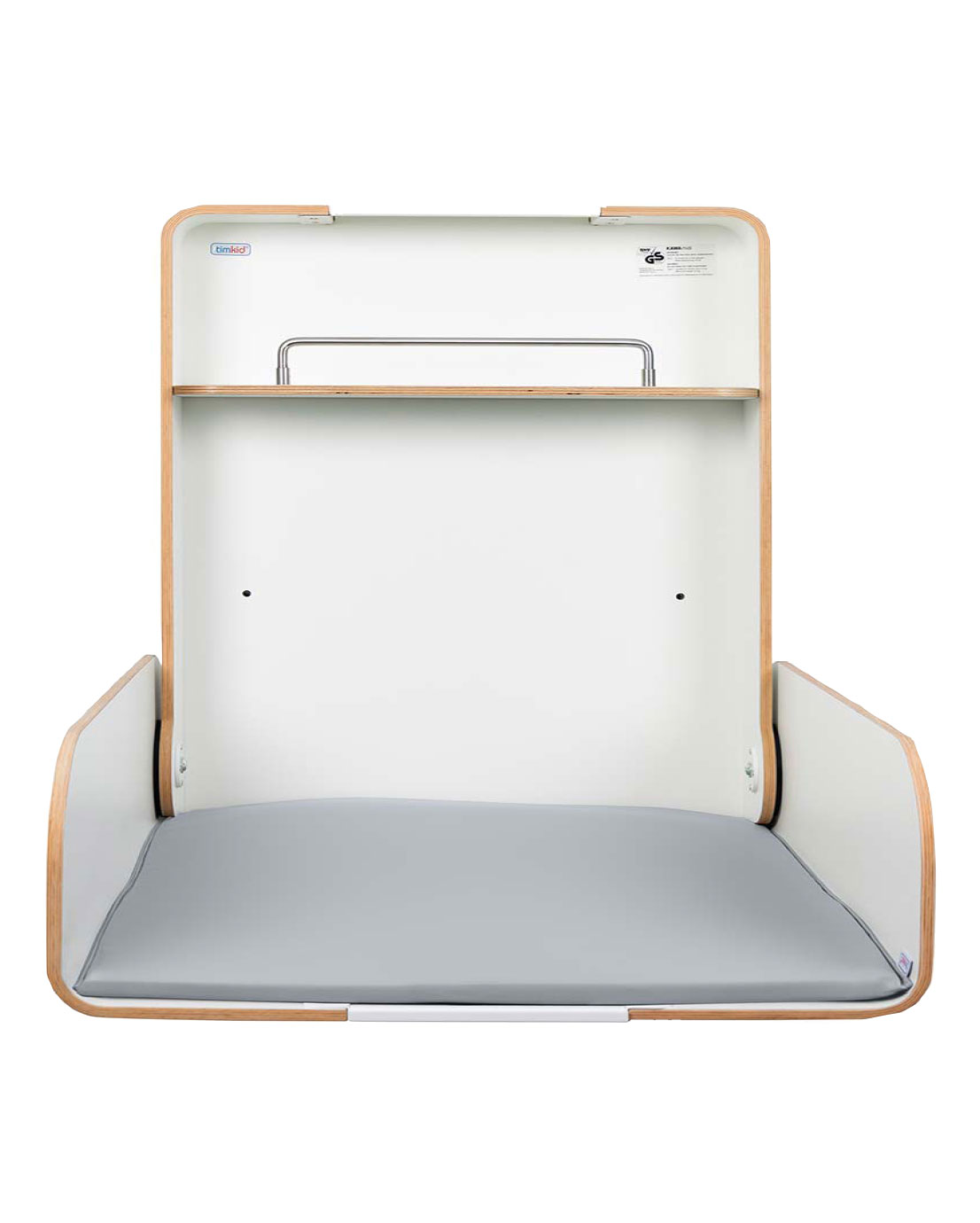 Valkoinen Novosan Timkid KAWAmaxi-hoitopöytä avattuna. Selkeälinjainen hoitopinta ja avohylly tarvikkeille. Tuotenumero: TX10001.