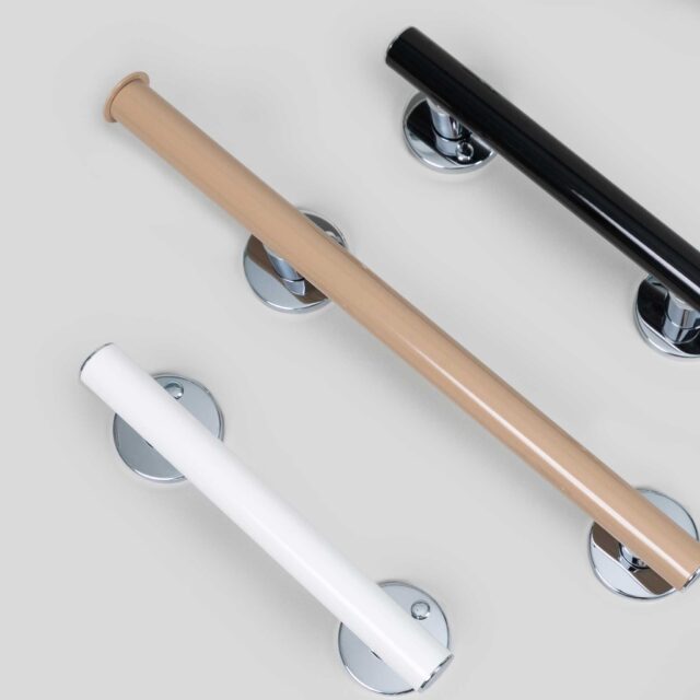 Novosan Pito Deluxe-tukikaiteet. Värit: musta, beige, valkoinen.